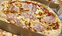 Pizza z szynką 30cm. za 20zł. lub 42cm. za 30zł